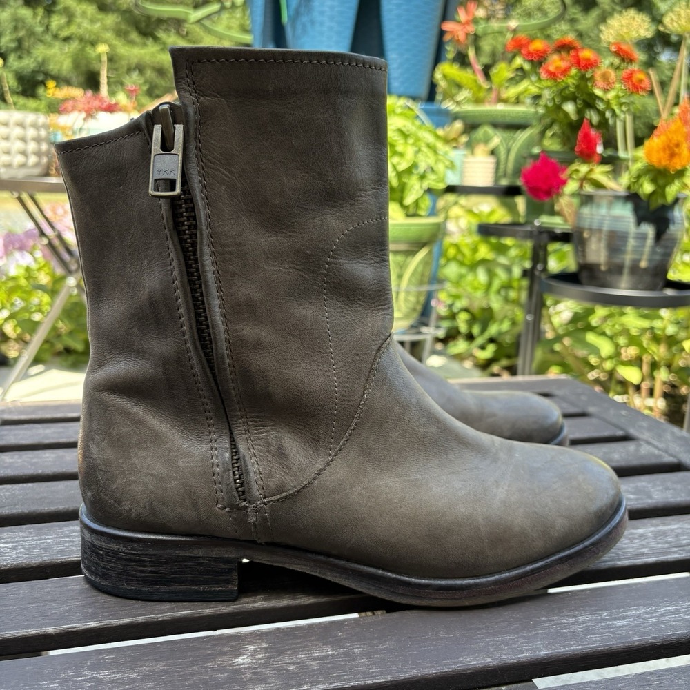 Hinge Womens ~9* Ankle Boots Moto Biker Grunge Distressed Leather Zip Up - Picture 2 of 16